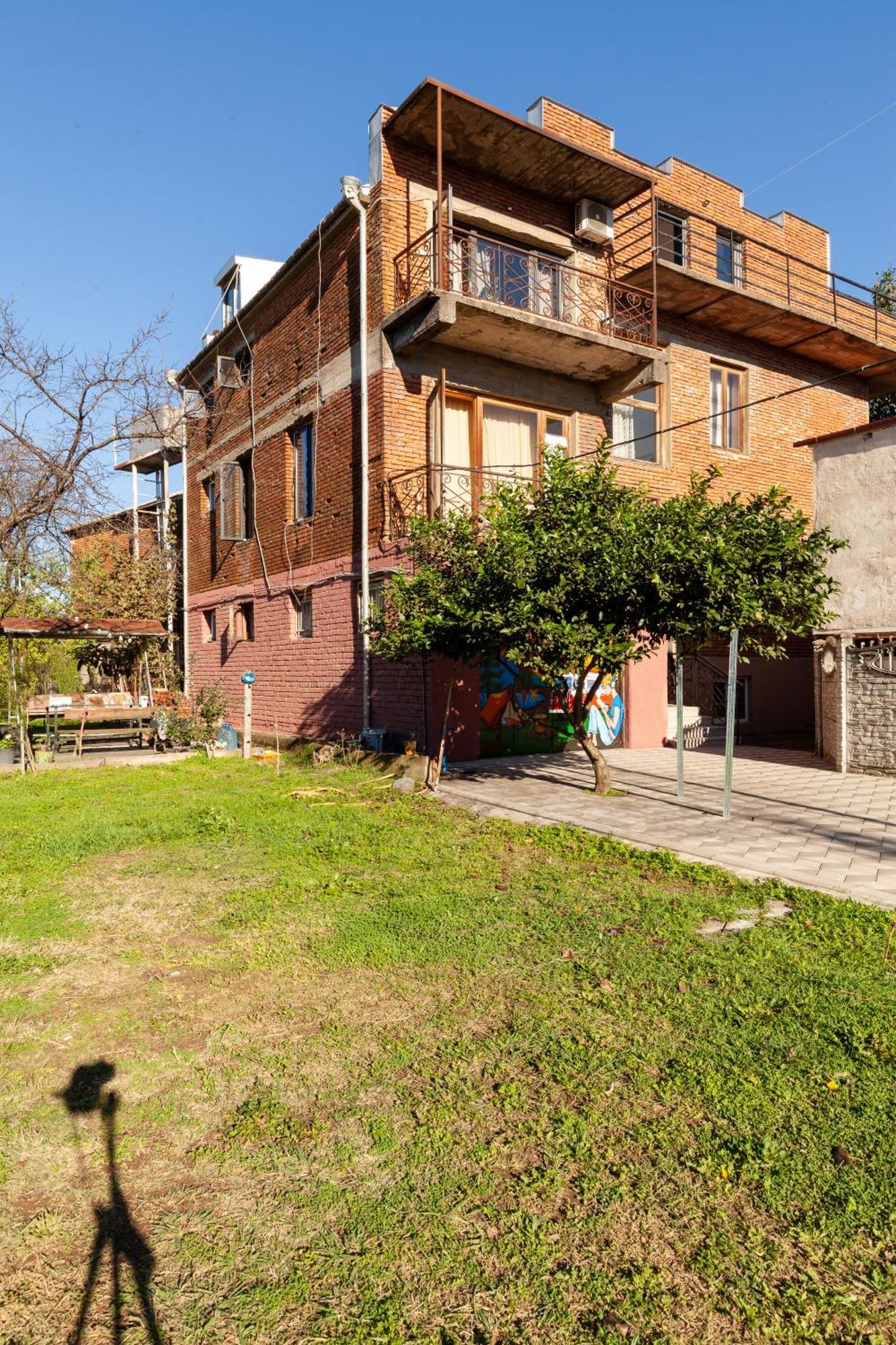 Stepin Garden Apartment Kutaisi Exterior photo